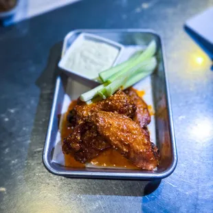 chicken wings, fried chicken wings, poultry, bbq chicken, chicken, chicken wings and fried chicken, food, bbq wings, fried chicken