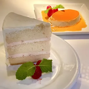 Pastel de leches and flan