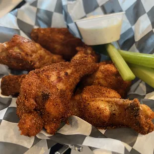 chicken wings and fried chicken, chicken wings, fried chicken, chicken, bbq wings, fried chicken wings, bbq chicken, food, poultry