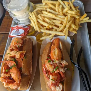 Two Connecticut rolls and an order of fries - really good!