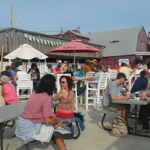 Rockin' on the patio with live entertainment from Steve Brownell