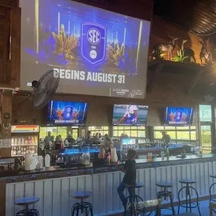 Full service bar with your favorite beers, frozen margaritas and nightly drink specials.