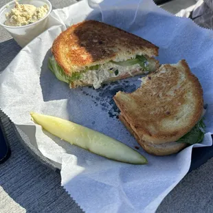 Tuna melt