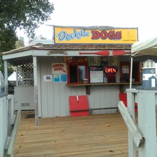 Best little hotdog stand. Love the Italian beef, and the burgers glad I didn't listen to the reviews my friend told me about the place.