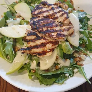 My mom got a special salad with chicken, she loved it. No leftovers.
