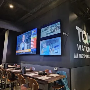 Tom's Watch Bar