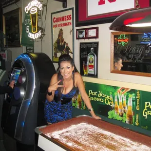 Music juke box and playing