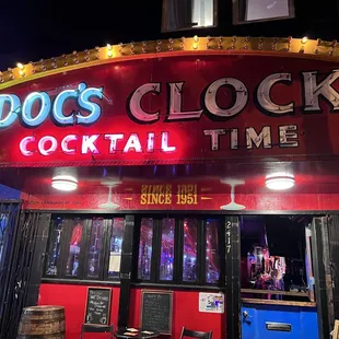 Classic Sign! Half the neon is still working in front