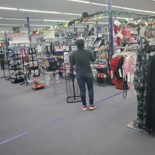 The worker that was rude to me. She didn't want to be in the pic so she turned her back toward me.