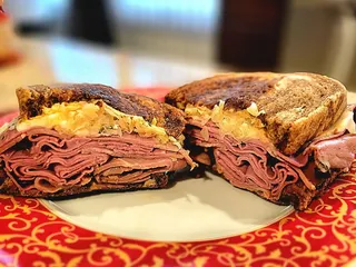 Between the Bread Cafe