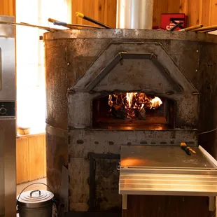 Wood fired pizza oven