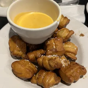 Pretzel bites