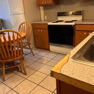 Our first impression was the putrid odor. After we decided there was no way we could stay I took some pictures.   Damaged counter.