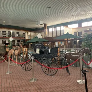 Fun decor  lots more than this