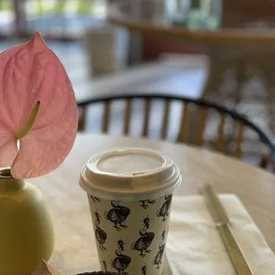 Veggie quiche &amp; honey latte