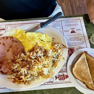 Thick ham slice, 2 eggs, loads of hashbrowns &amp; toast