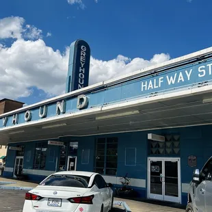 Doe's Eat Place in the old Greyhound Station!