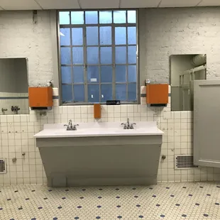 Cool original art deco/bus station bathrooms.