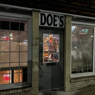 the outside of the restaurant
