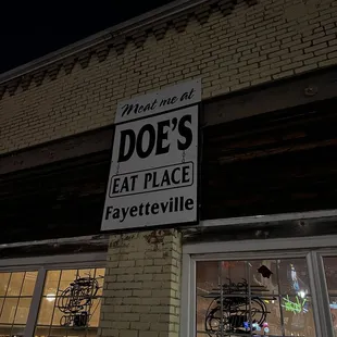 the outside of a restaurant