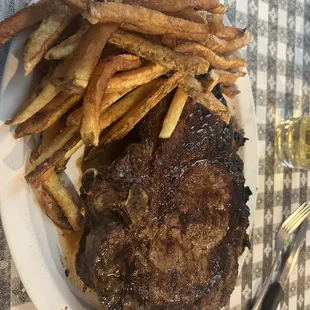 Was a good place to eat. Ordered the 2lb cowboy cut. You will definitely have left overs. The fried bread was very good! Fantastic service.