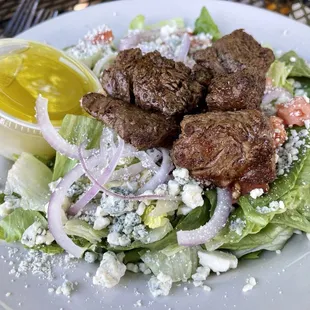 Steak and Blue Cheese salad with yummy lemon garlic salad dressing