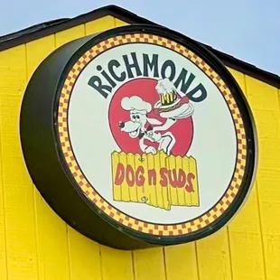 a sign for richmond dog &amp; suds
