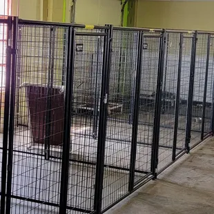 Toy kennel runs 4&apos; x 8&apos; x 6&apos;