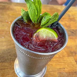 dessert, drink