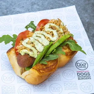 SOOO VEGGIE – beyond sausage® hot italian, wild arugula, avocado, tomato, crispy onions, spicy  basil aioli