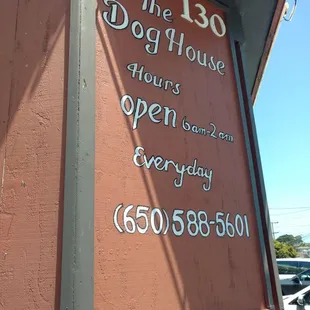 Opens at 6am... Damn...a day drinking establishment!