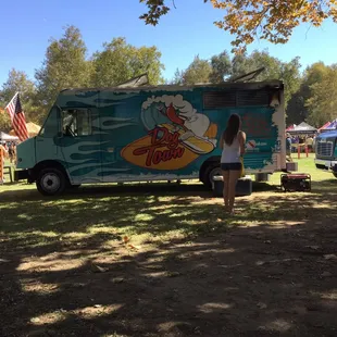 Good dogs, friendly service, just what you need at a beer festival