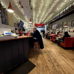 sushi and sashimi, interior