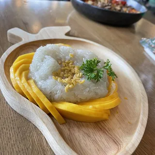 Mango Ice Cream and Sweet Sticky Rice
