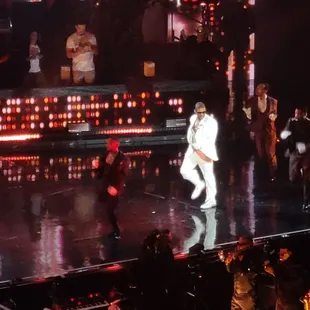 Usher's second to last show in Vegas!