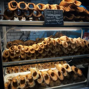 Dolce&apos;s BEST Sicilian Canoli!