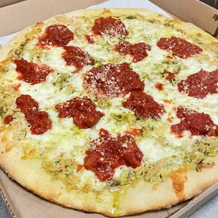 Chickens Pesto Pizza