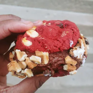 Macaron Gelato Sandwich