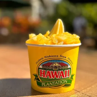 Dole soft serve with fresh pineapples - yummy &amp; refreshing!