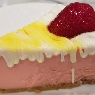 Strawberry Lemon Cheesecake ($7.50) - tastes very similar to the Lemon Drop, not much strawberry flavor. 4/10/2021
