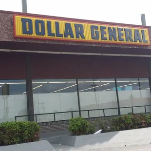 Trash all over the outside and its on the inside aswell lol