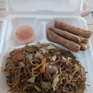 5-piece chicken lumpia and chicken pancit combo.