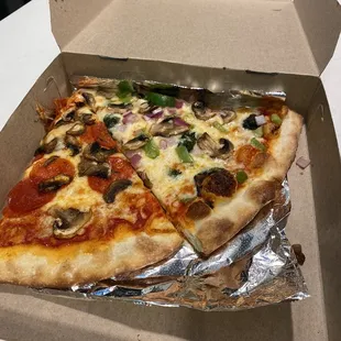 Slices of pepperoni &amp; mushroom and veggie love