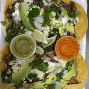 Tacos de Asada with avacado