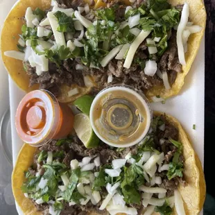 Mini tacos with cheese