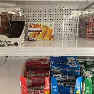 I'm guessing that the lobster and shrimp are fake.