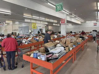 Super Sale Bin Store