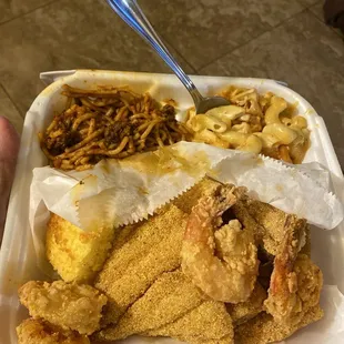Fish and shrimp plate. Had to go back and get my shrimp. Lil ass sides. Baby scoops of Mac and spaghetti.