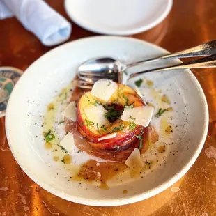 prosciutto di parma &amp; peach