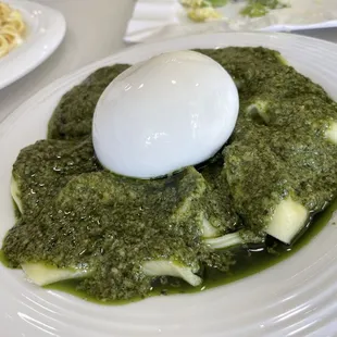 Grantortellone Con Funghi Porcini Pesto + Burrata